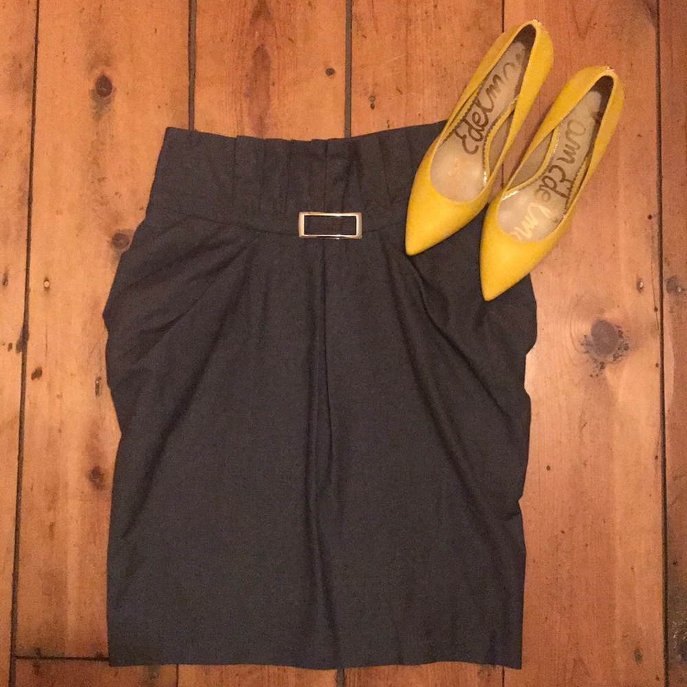 High-waisted Pleat Pencil Skirt Size Medium